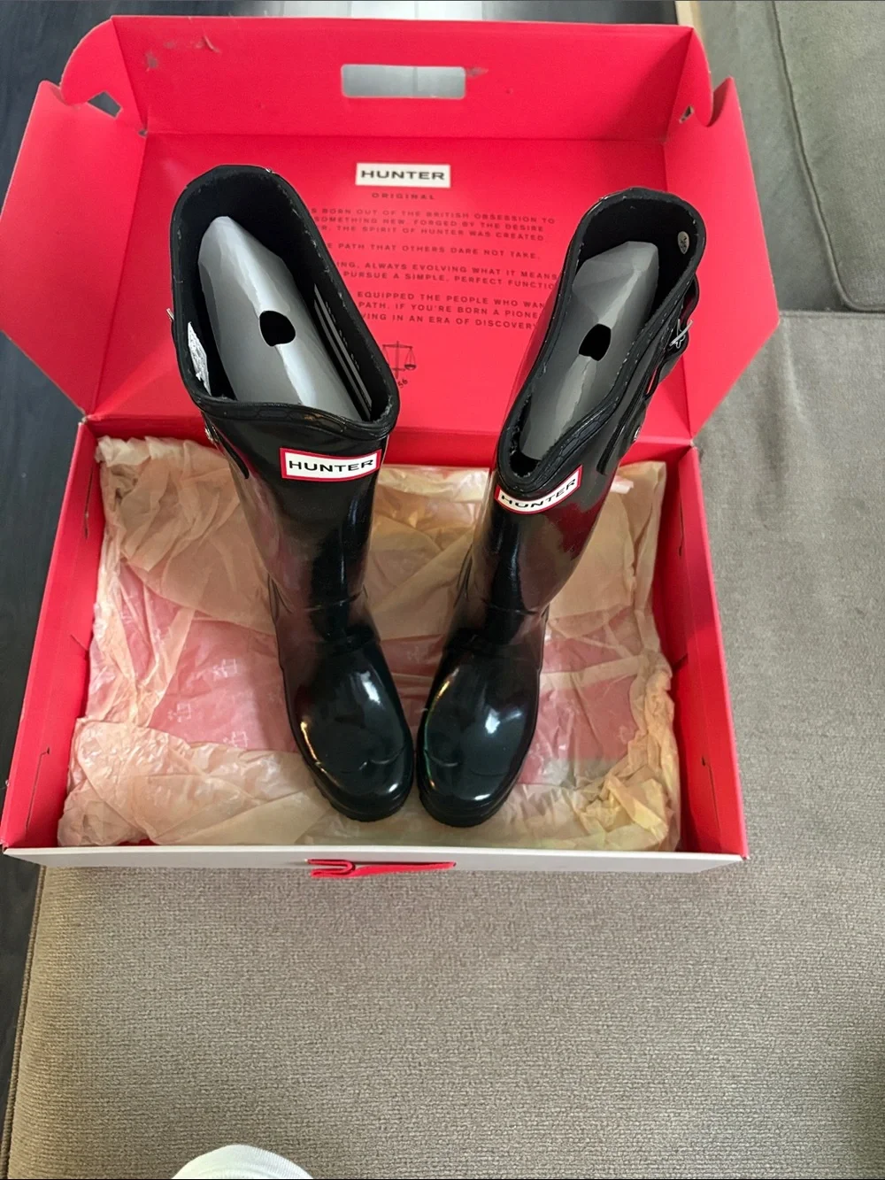 Hunter Women Tall Gloss Rain Boots in Black